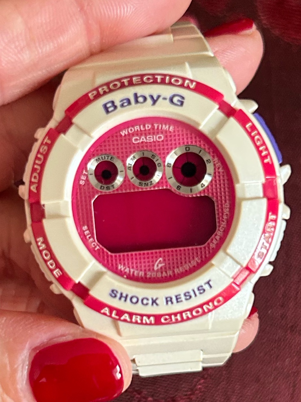 Casio Baby G-Shock Watch
Super nice
Needs a battery
Super watch